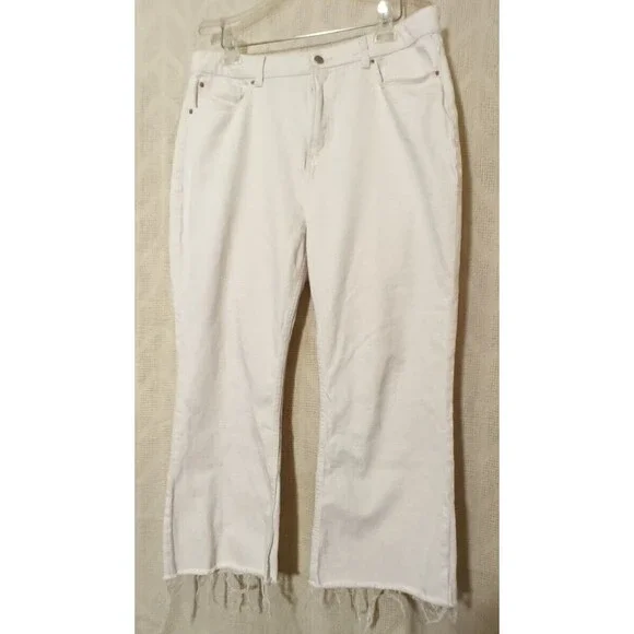 Primark Cares Women's Denim Jeans Ivory Distressed Mom Straight Leg Fringe Sz16 - Picture 2 of 9